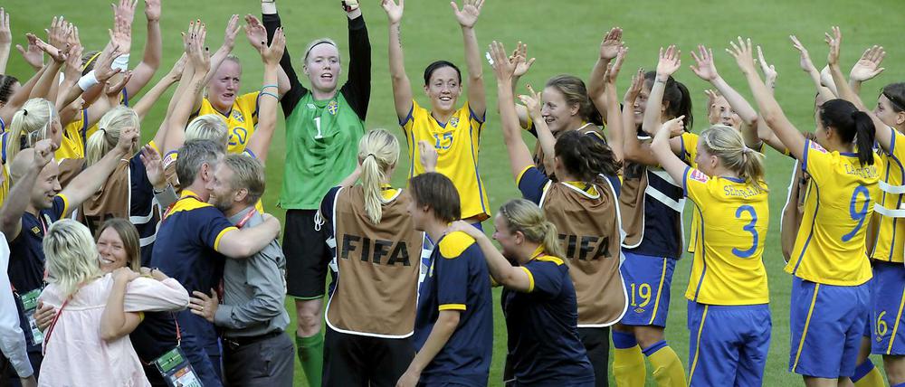 Sympathisch feiern konnten die Schwedinnen schon immer. Nach ihrem Sieg gegen Frankreich und dem dritten Platz bei der WM hatten sie auch allen Grund dazu.
