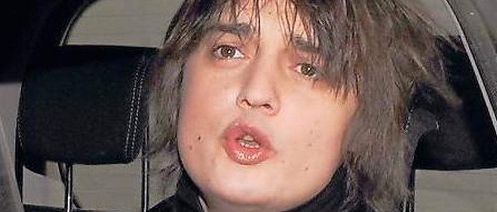 Pete Doherty soll im Dezember 2009 im Rausch ein Auto in Kreuzberg demoliert haben. Nun hat er einen deutschen Anwalt, der sich um den Fall kümmert.