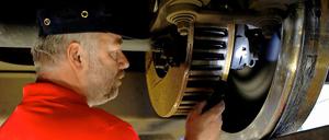 Fehlerhafte Wagenachsen. Das Unternehmen investiert 50 Millionen Euro in den Austausch.