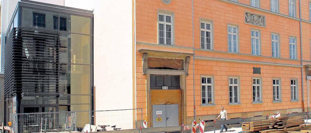 Gesellige Gesellen. Im 1805 erbauten Haus von Gottfried Schadow wurde nicht nur gewohnt, sondern auch gearbeitet. Erdgeschoss und Souterrain dienten einst der Familie, das erste Obergeschoss wurde vermietet.