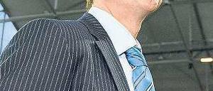 Olaf Thon, 45, spielte von 1983 bis 2002 für Schalke 04 und Bayern München in der Bundesliga. Seit 2010 arbeitet er als Trainer beim Fünftligisten VfB Hüls. Foto: p-a