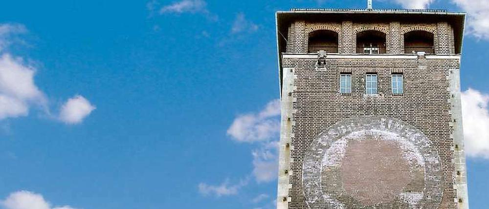 Es schimmert noch etwas durch. Im heutigen Landtag Brandenburgs saß bis zur Wende die SED-Bezirksleitung Potsdam.