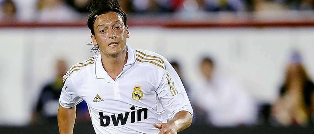 Mesut Özil ist einer von zwei aktuellen deutschen Nationalspielern bei Real Madrid.