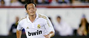 Mesut Özil ist einer von zwei aktuellen deutschen Nationalspielern bei Real Madrid.