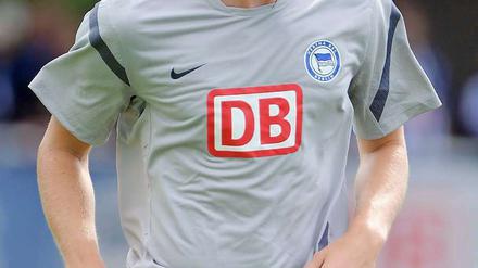 Umstrittene Figur. Maik Franz genießt im deutschen Profifußball nicht den besten Ruf. Jetzt ist der Verteidiger vom Absteiger Eintracht Frankfurt zum Aufsteiger Hertha BSC gewechselt.