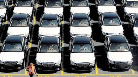 Exportschlager. Daimler verkauft seine Limousinen, Geländewagen und Lastwagen vor allem im Ausland. In Bremerhaven werden sie verschifft.