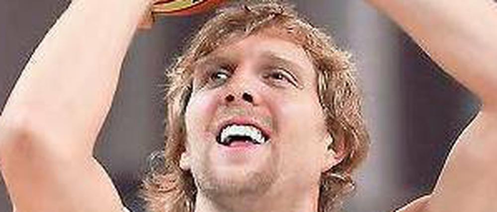 Litauen, ich komme. Dirk Nowitzki hat zwei Sommer im Nationalteam ausgesetzt, bei der EM ist er wieder dabei.