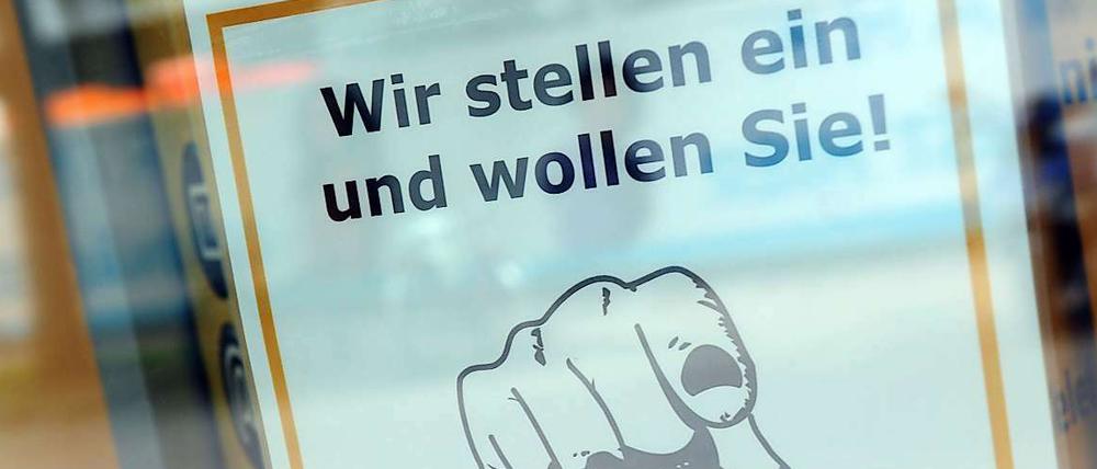 Manche Betriebe suchen händeringend nach neuem Personal.