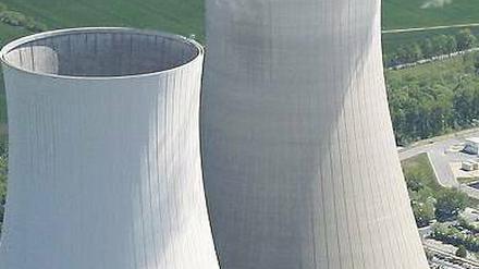 Teurer Ausstieg. Die Stilllegung der Akw Philippsburg I (Foto) und Neckarwestheim I kostet EnBW bisher 600 Millionen. Foto: dapd