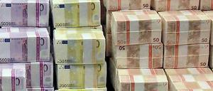 Der Aufschwung in Deutschland kommt auch bei den Finanzministern der Länder an: das Minus konnte halbiert werden. Musterschüler wurde diesmal Sachsen, Berlin und NRW sind tief im Minus.