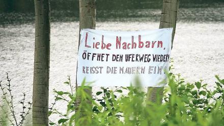 Der Ruf ist verhallt. Die Stadt Potsdam besteht auf einen öffentlichen Zugang zu den Ufern des Griebnitzsees und des Groß Glienicker Sees. Der Streit bestimmt seit Jahren die Stadtpolitik. 