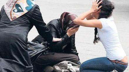 Trauer. Angehörige der Opfer sind fassungslos. Foto: Andreas Meyer