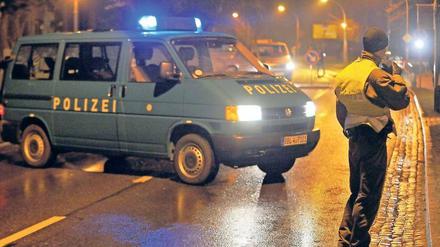 Zu spät gehandelt? Die Polizei steht wegen des Einsatzes bei der Kleinmachnower Entführung in der Kritik. Foto: dapd/Clemens Bilan
