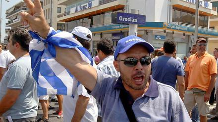 Staatspleite, Bürgerprotest, Unruhen: Griechenland erlebt zur Zeit eine schwere Krise. Jetzt sorgt auch noch der geplante Grenzgraben zur Türkei für Irritationen. 