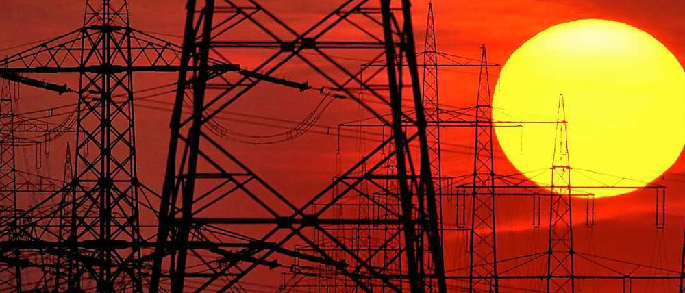 Die historische Wende ist jetzt amtlich, Bundespräsident Wulff hat das Gesetz unterzeichnet. Der Ausstieg aus dem Atomkraft wird unter anderem einen Ausbau der Energienetze erforderlich machen.