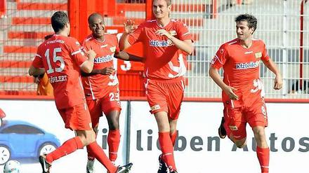 Mit einem 3:0 gegen Paderborn hat Union den kompletten Fehlstart verhindern können.