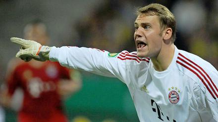 Manuel Neuer hat mit 22 Millionen Euro viel Geld gekostet, er wechselte von Schalke zu Bayern. Sonst sind große Transfers Fehlanzeige. Der Weg der Bundesliga ist damit ungewiss.