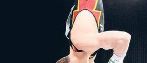 Auf dem Weg zum nächsten Höhenflug. Fabian Hambüchen hat bei seinem Comeback in Heidelberg an seinem Spezialgerät Reck 16,65 Punkte erreicht. Foto: dpa