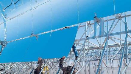 Ungeduld. Anlagenbauer wie Solar Millennium wollen nicht warten, bis Nordafrika reif ist für Wüstenstrom. Sie investieren in Europa, zum Beispiel in Spanien. Foto: p.a./dpa
