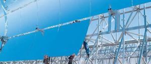 Ungeduld. Anlagenbauer wie Solar Millennium wollen nicht warten, bis Nordafrika reif ist für Wüstenstrom. Sie investieren in Europa, zum Beispiel in Spanien. Foto: p.a./dpa