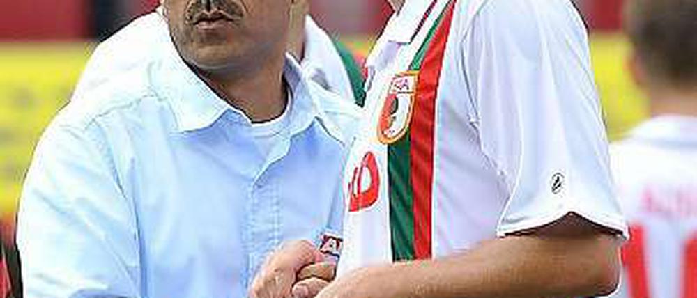 FCA-Trainer Luhukay weiß, bei wem er sich bedanken muss - und Torschütze Mölders auch.