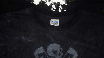 Ein Trojanisches Shirt im Vorher-Nachher-Vergleich.