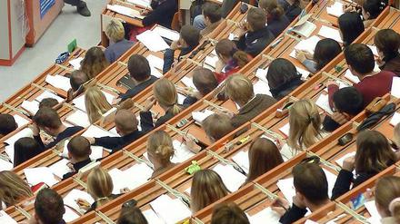 Die Plätze im Hörsaal sind rar und begehrt.