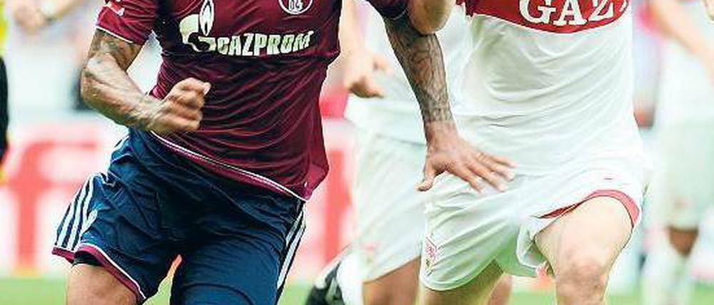 Stuttgarts Dynamite. Der Däne Willliam Kvist (r.) gibt dem VfB Hoffnung auf eine verbesserte Hinrunde. Foto: dpa