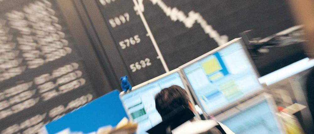 Nervöser Handel. Nach einem Einbruch um mehr als sieben Prozent rettete sich der Dax am Dienstag zeitweise ins Plus.