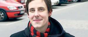 Der Berliner Autor Maik Brüggemeyer muss sein Buch umschreiben.