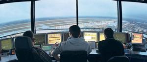 Gerüchte. Unter den Lotsen sei die Stimmung noch gut. Aber es werde viel Unfug über sie erzählt, sagt einer. Foto: picture alliance / dpa