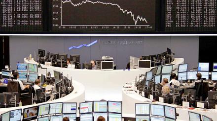 Erst hoch, dann doch die wieder nach unten. Der DAX hat sich am Mittwoch nur kurzzeitig erholen können.