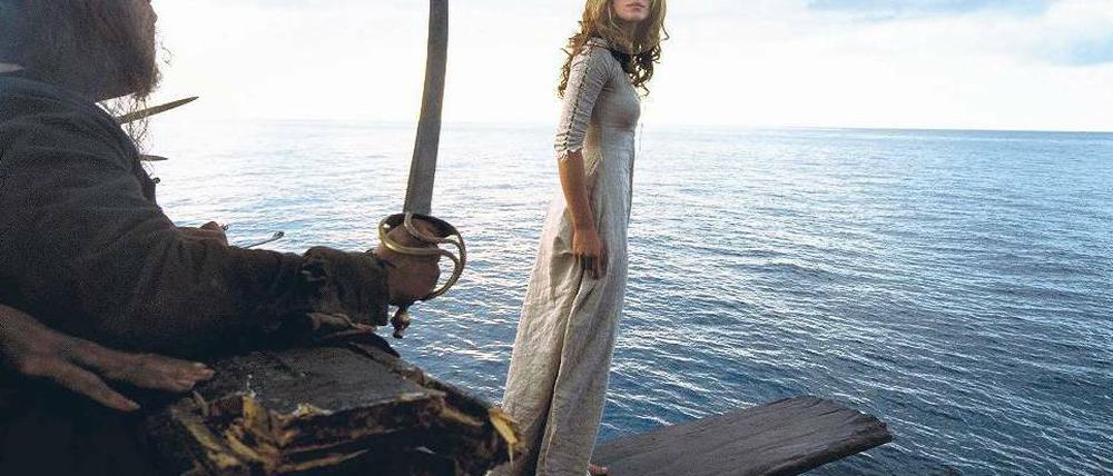 Piraten, Entführung – was Keira Knightley in „Fluch der Karibik“ aushalten muss, sprengt die Reklamationsregeln des deutschen Reiserechts. In der „Frankfurter Tabelle“ zur Reisepreisminderung tauchen solche Reisemängel – zum Glück – nicht auf. Foto: Cinetext