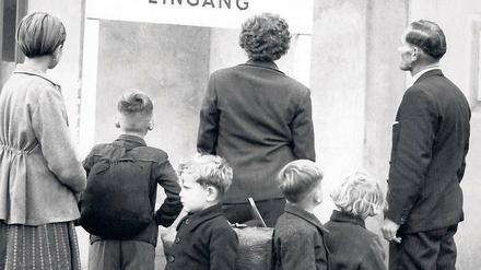 Ort der Hoffnung. Das Notaufnahmelager Marienfelde 1956. Foto: pa/dpa