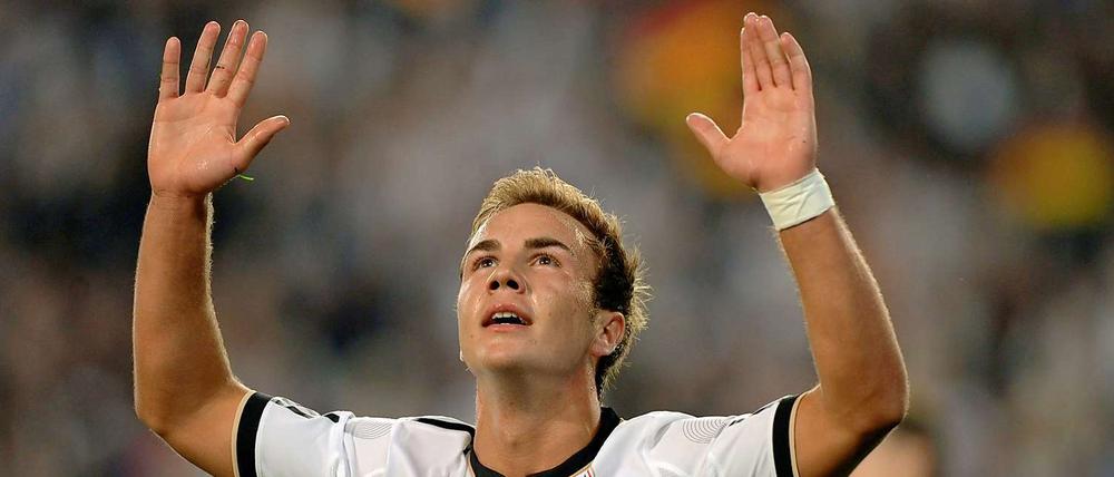 Mario Götze kann seine Leistung selbst kaum fassen.