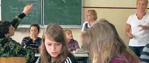 Neue Chancen. Mit der Sekundarschule ist die Ghettoisierung der Hauptschulen aufgebrochen, sagt Bildungsforscher Tillmann. In Berlin (hier Sekundarschüler in Weißensee), Bremen und Hamburg bietet die neue Schulform eigene Wege zum Abitur.