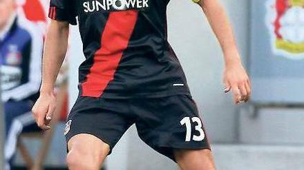 Ich bin der Vizekapitän. Ballack übernahm die Binde von Rolfes. Foto: dapd