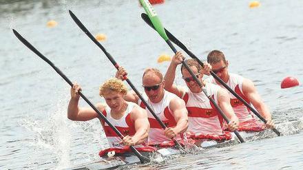 Rhythmus finden. Die EM 2010 gewannen sie gemeinsam. In Ungarn treten Marcus Gross, Norman Bröckl, Tim Wieskötter und Hendrik Bertz (v.l.n.r.) nicht zusammen an.Foto: dpa