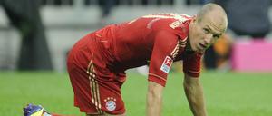 Arjen Robben vom FC Bayern leidet derzeit an Rückenproblemen, die bis in die Adduktoren reichen.