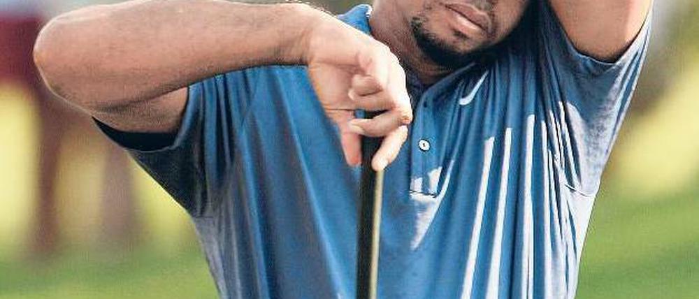 Keine Kondition. Tiger Woods konnte wegen einer Verletzung nicht trainieren. Foto: dapd