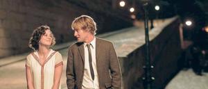 Adriana (Marion Cotillard) begleitet den Amerikaner Gil (Owen Wilson) auf seinen Streifzügen durch die Künstlerboheme vergangener Zeiten.