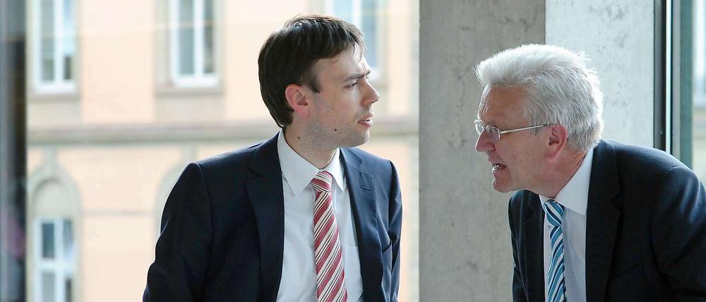 Der eine ist’s, der andere wäre es gern gewesen. Ministerpräsident Winfried Kretschmann (Grüne) und sein Vize, Finanz- und Wirtschaftsminister Nils Schmid (SPD). Die Grünen meinen, die SPD habe ihre knappe Niederlage nicht verdaut.