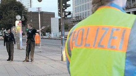 Abgesperrt. Bislang legen Bombenentschärfungen das öffentliche Leben lahm. Das könnte sich durch neue Technik bald ändern.
