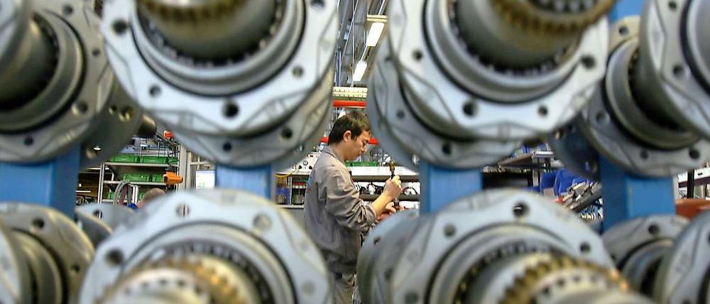 Die deutsche Wirtschaft schwächelt: Das Bruttoinlandsprodukt wuchs von April bis Juni nur noch um 0,1 Prozent im Vergleich zum ersten Vierteljahr.