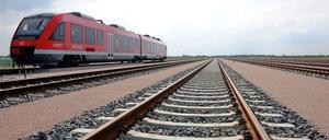 Ein Regionalzug in Wilhelmshaven.