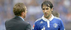 Raul bleibt der Bundesliga und seinem Trainer Ralf Rangnick erhalten - vorerst.