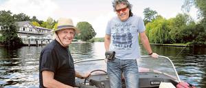 Nicht wasserscheu. Die Puhdys-Musiker Peter Meyer (mit Hut) und Dieter Hertrampf.
