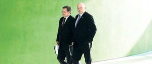 Gemeinsam unterwegs. Hartmut Mehdorn und Joachim Hunold, hier 2009 im Hof des Kanzleramts, schätzen sich seit langem.