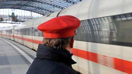 Eine Mitarbeiterumfrage hat ergeben, dass die Belegschaft bei der Deutschen Bahn alles andere als glücklich ist mit den Arbeitsbedingungen in dem Unternehmen.