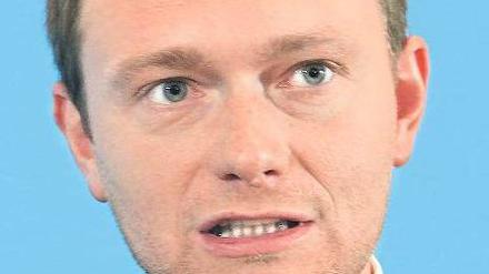 FDP-Generalsekretär Christian Lindner kritisiert die Pläne der Kanzlerin, eine Steuer auf Finanztransaktionen zu erheben.